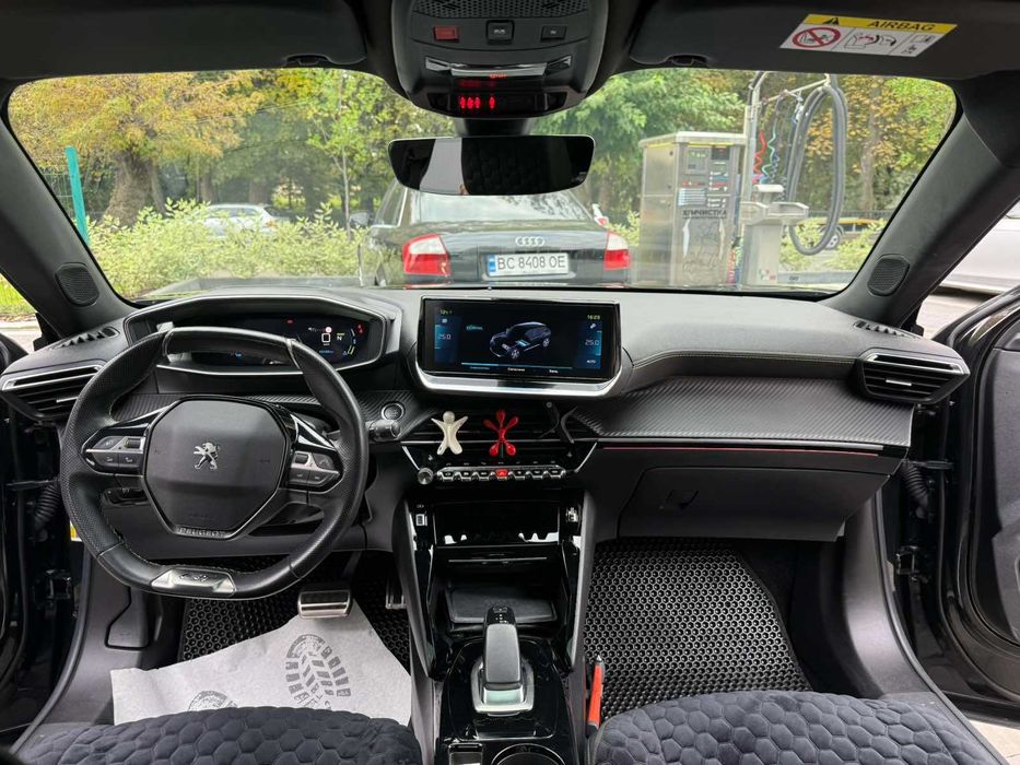 автомобіль Peugeot e-2008 GT 2020 електромобіль