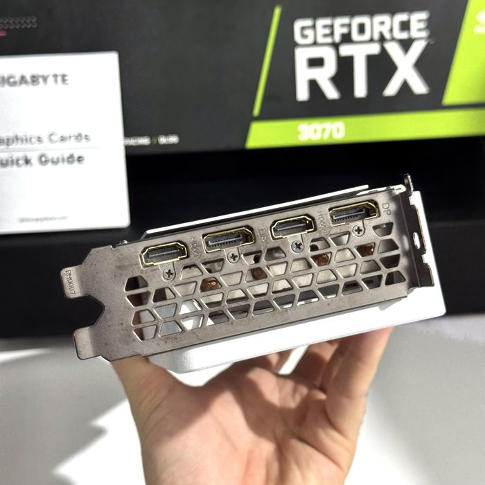 Відеокарта GIGABYTE RTX 3070 Vision OC ) біла, ідеал, 10/10