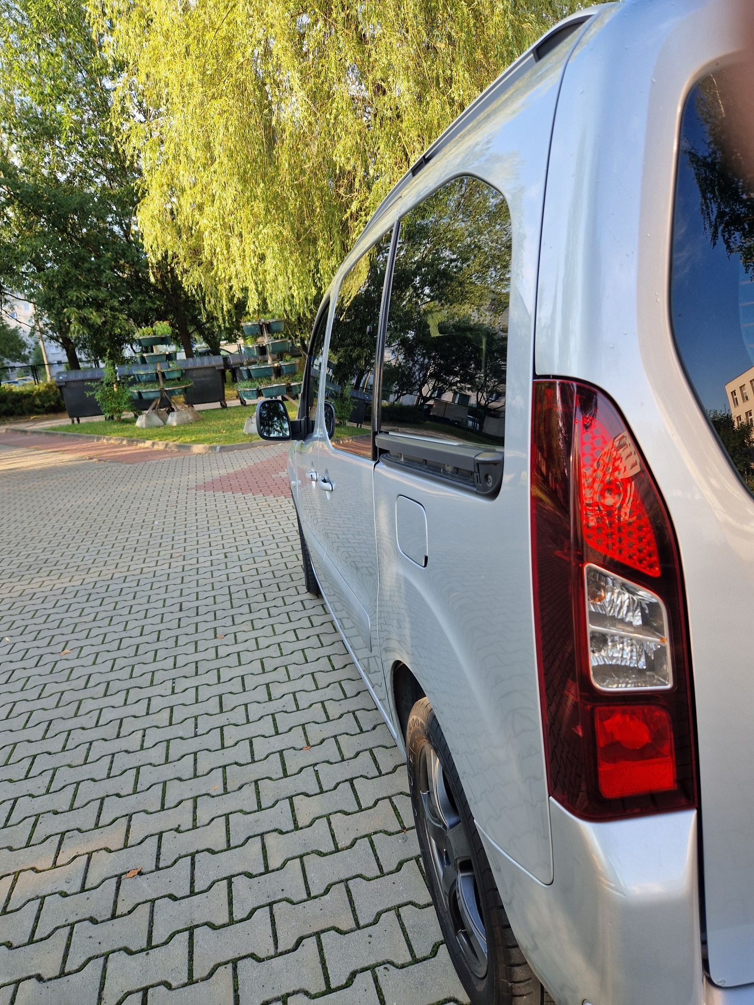 Peugeot partner   tepe HDI krajowy klimatyzacja 5 osób, hak, relingi