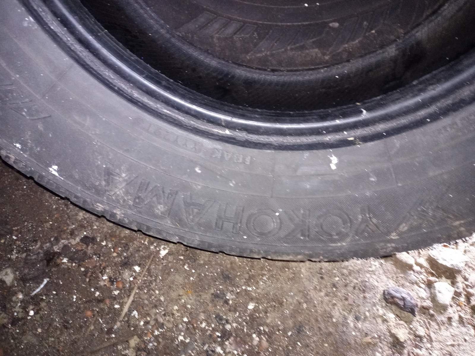 225 /75 r16C yokohama резина 4мм залишок