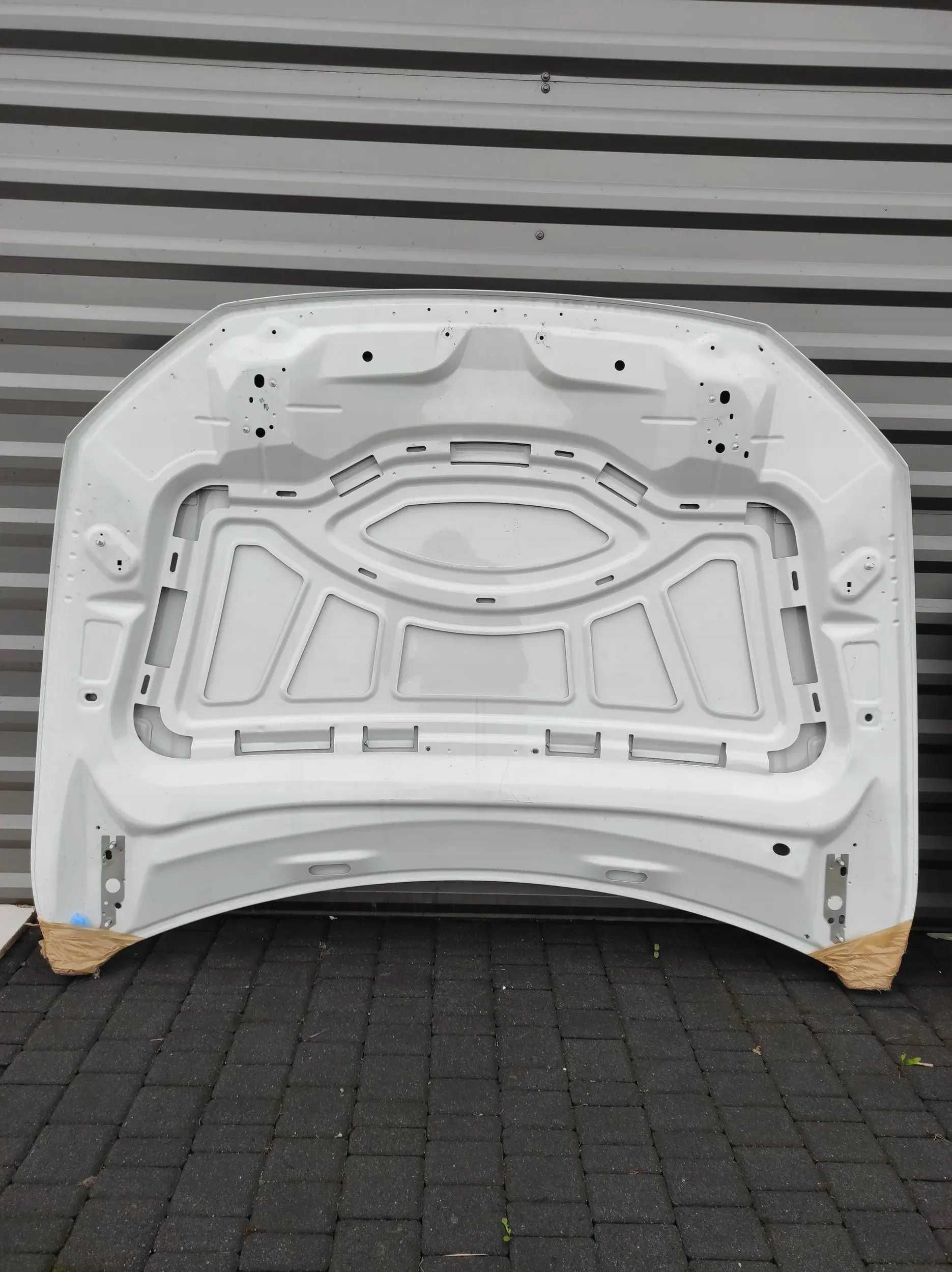 VW Touareg  капот Туарег
