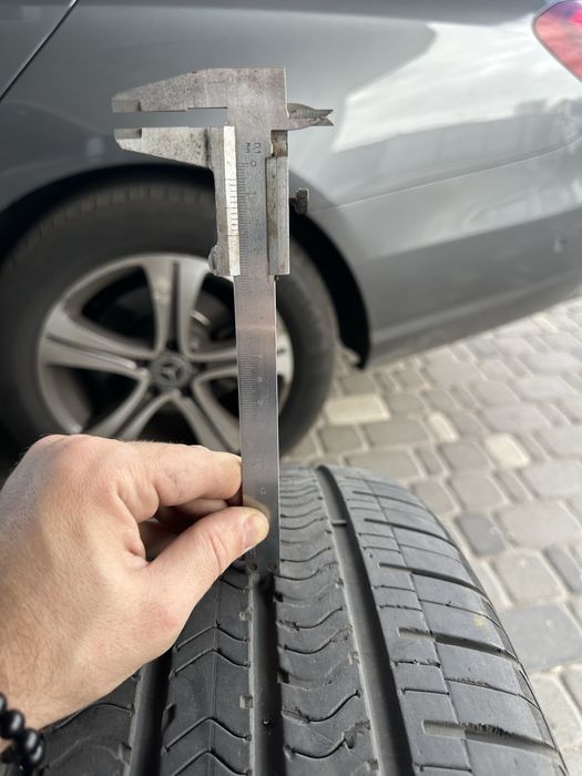 Продам резину 1 шт, GoodYear Eagle Sport 265/35/R21