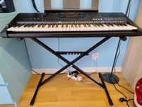 Keyboard Yamaha PSR-E453 wraz ze stojakiem.