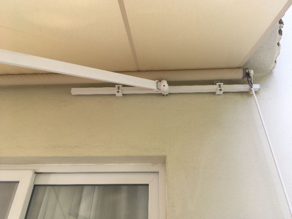 Toldo de braços extensíveis sistema Cofre Ares - lona acrilica Dralon