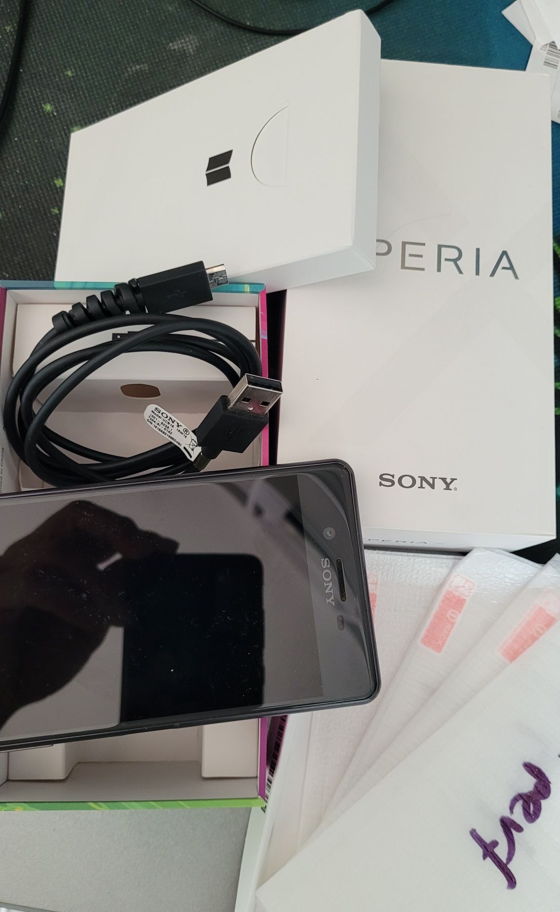 Telefon Sony Xperia X Performance z dodatkami