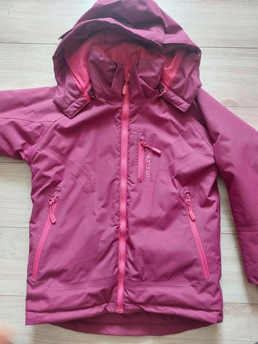 Куртка на дівчинку