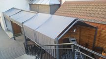 Pawilon ogrodowy BACLIFF z zasłoną czarny - 3 x 3 m