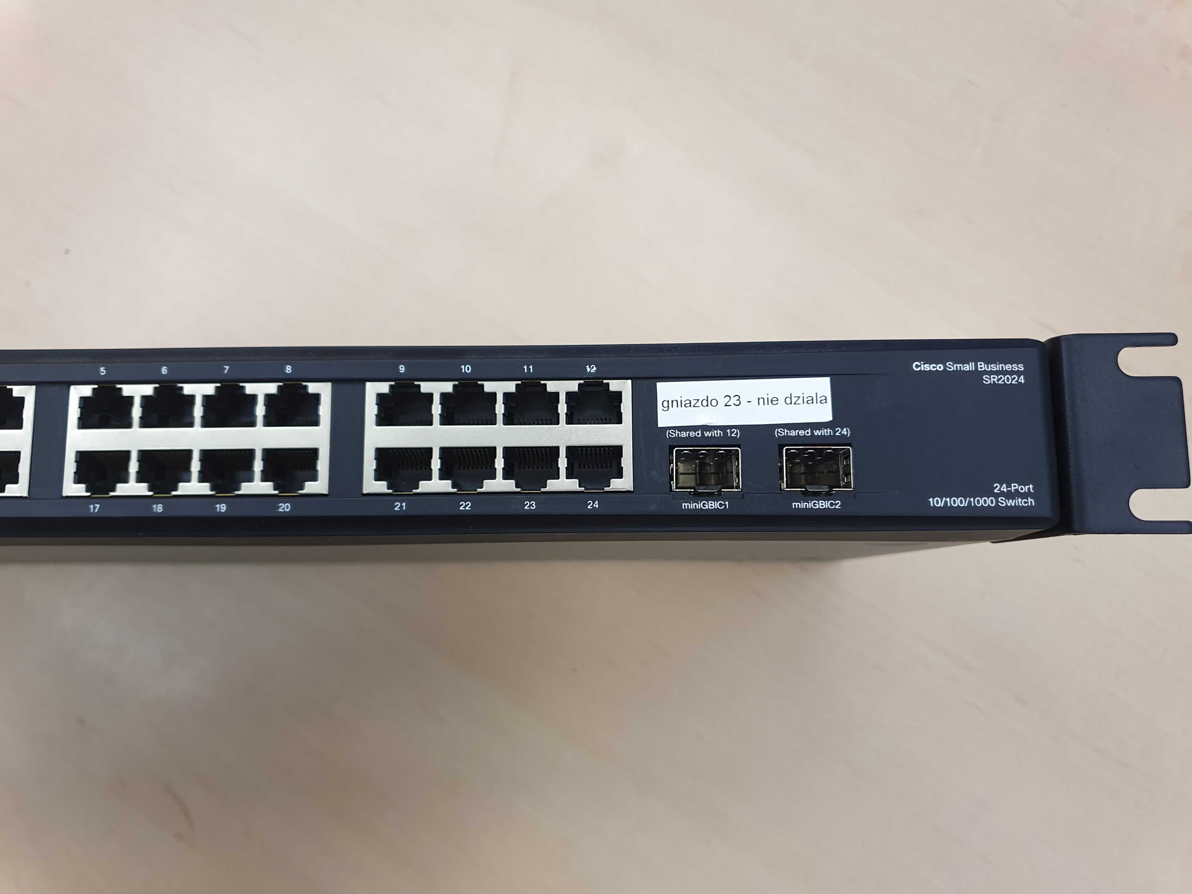 Cisco SR2024 V3 24-portowy przełącznik sieciowy