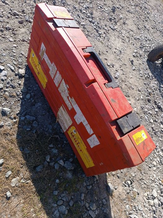 MŁOT wyburzeniowy HILTI TE 905 AVR kujący