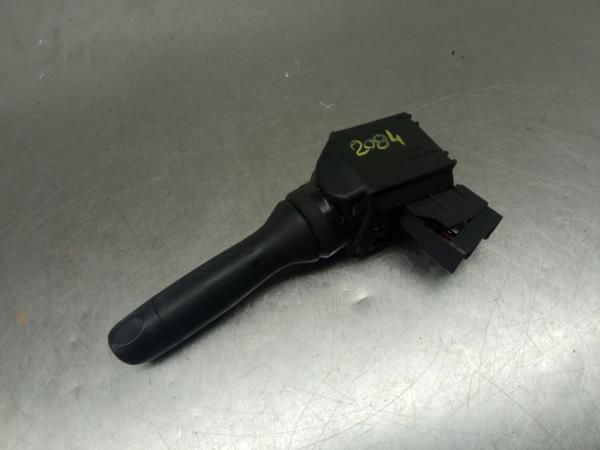 Manípulo do limpa vidros TOYOTA Yaris (_P13_)