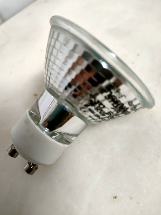 Lâmpada usada refletor em bom estado