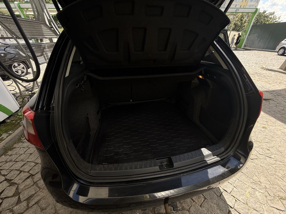 Seat ibiza 2011р