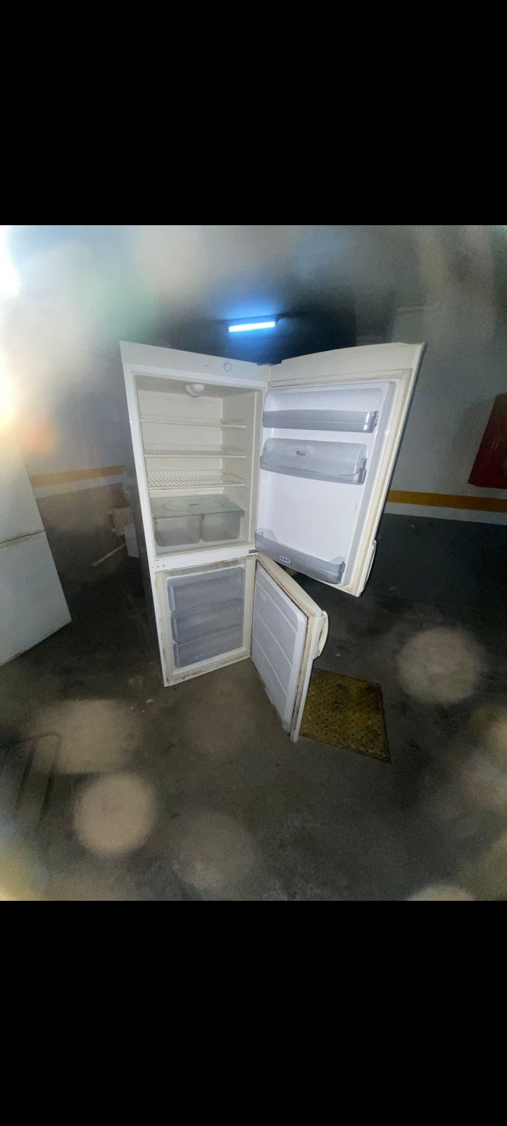 Frigorífico combinado marca wirpool a funcionar bem só 80euros