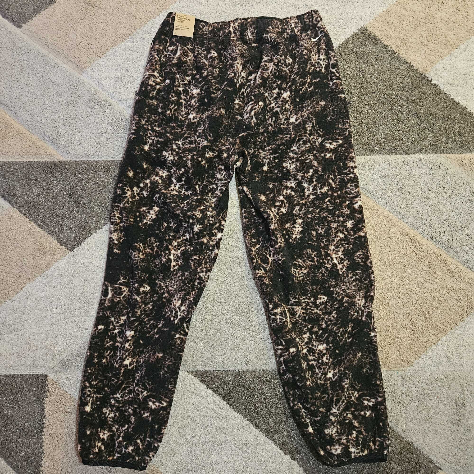 Nike ACG Therma -Fit Wolf Tree Print Fleece Pants