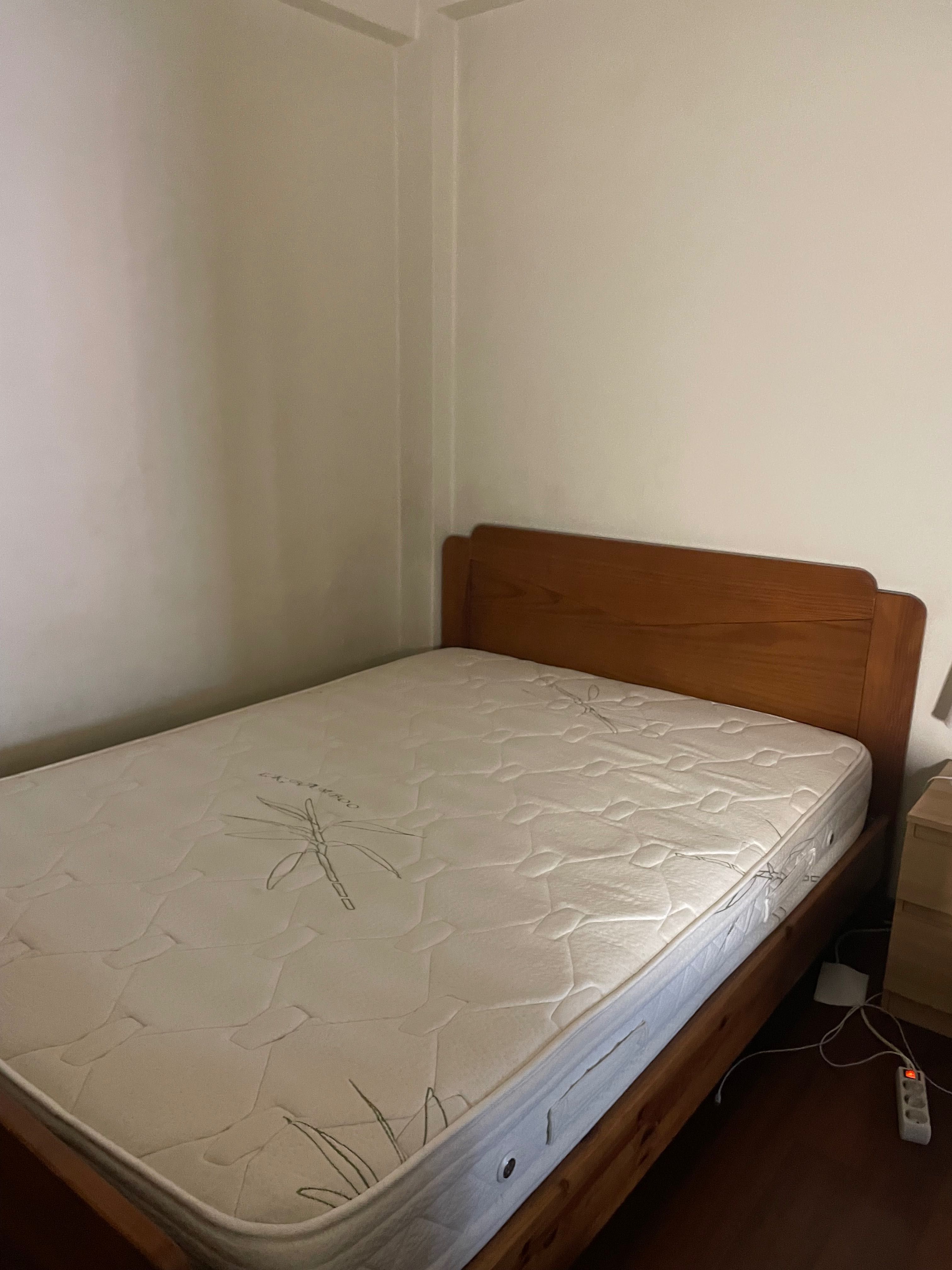 cama de casal e colchão