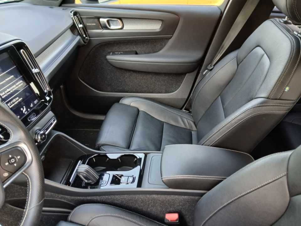 Volvo XC 40. Rok 2020.