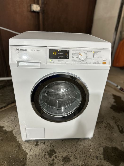 Пральна машина Miele . Стіралка.