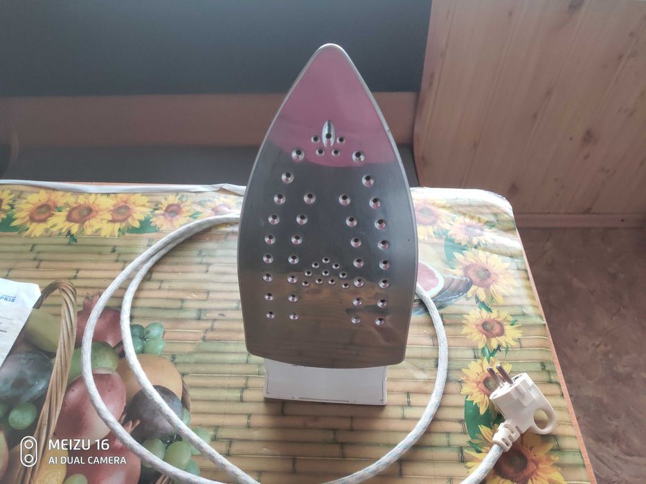 Утюг CONTI C5013