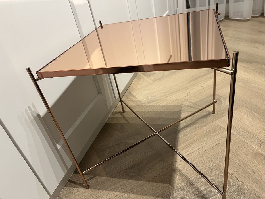 Stolik miedziany w stylu glamour
