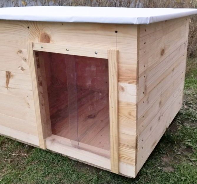 Будки з дерева для собак та котів