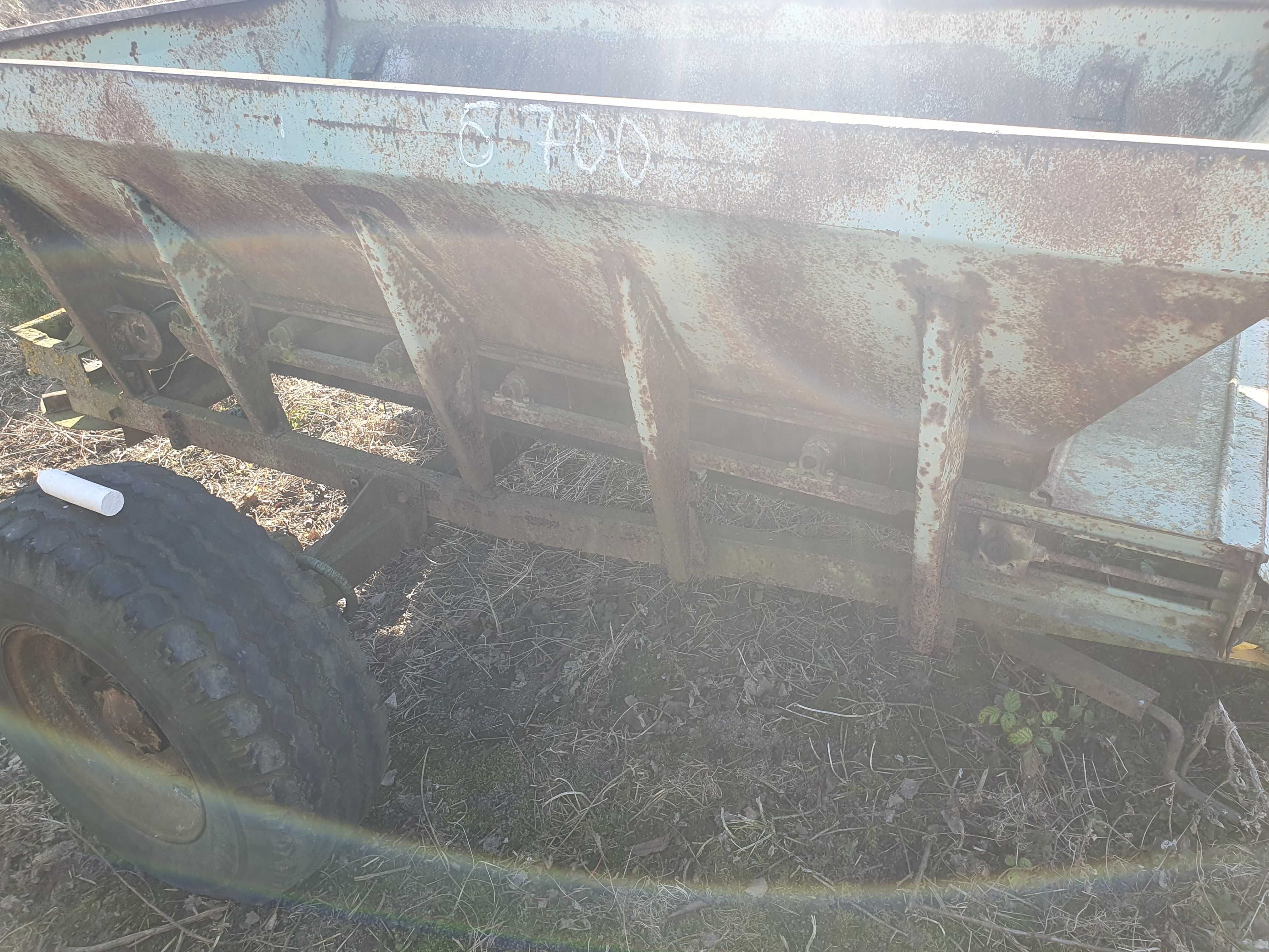 Rozsiewacze do wapna i nawozow rcw-3