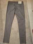 Calcas cinzentas . Marca silvian heach.