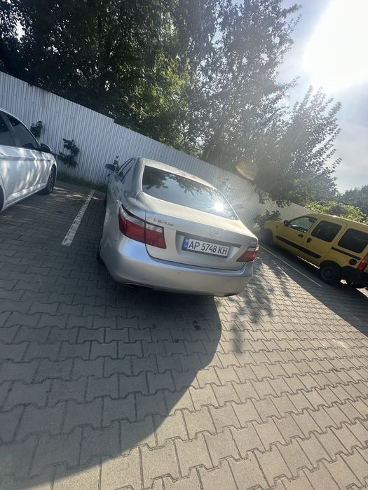 Lexus LS 460 продаж або обмін