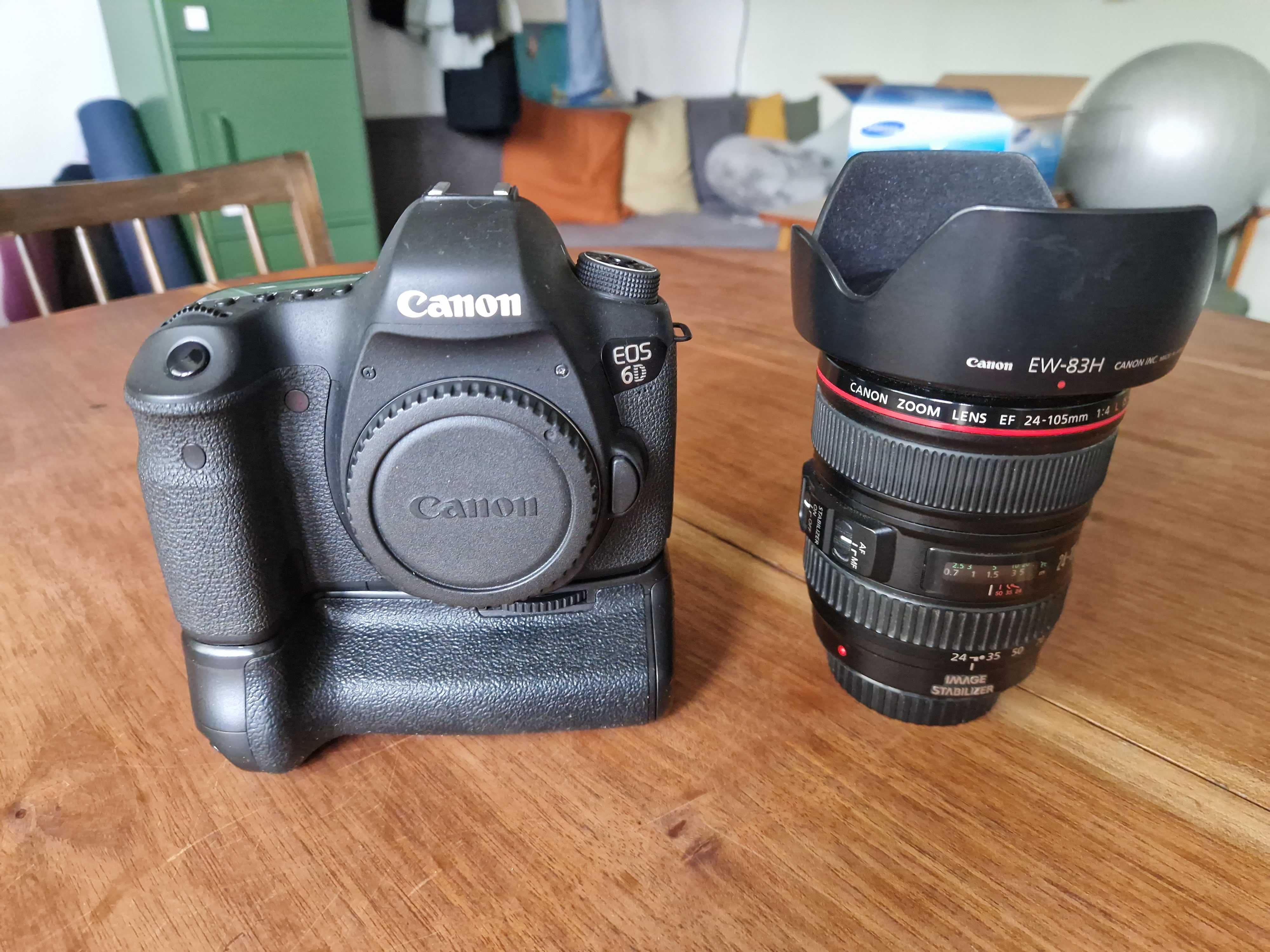 Canon 6D z obiektywem 24-105L, mikrofonem i battery gripem