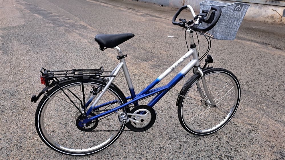 Rower Mercedes na pasku