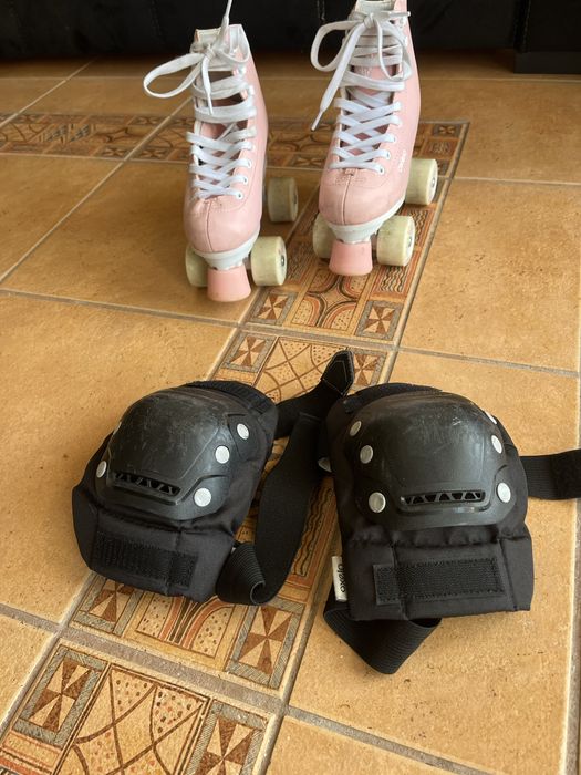 Patins de menina rosa com oferta joelheiras