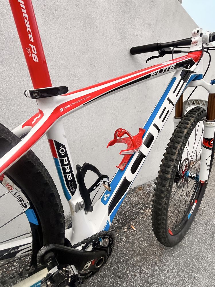 Cube 29 carbono com Fox Kashima