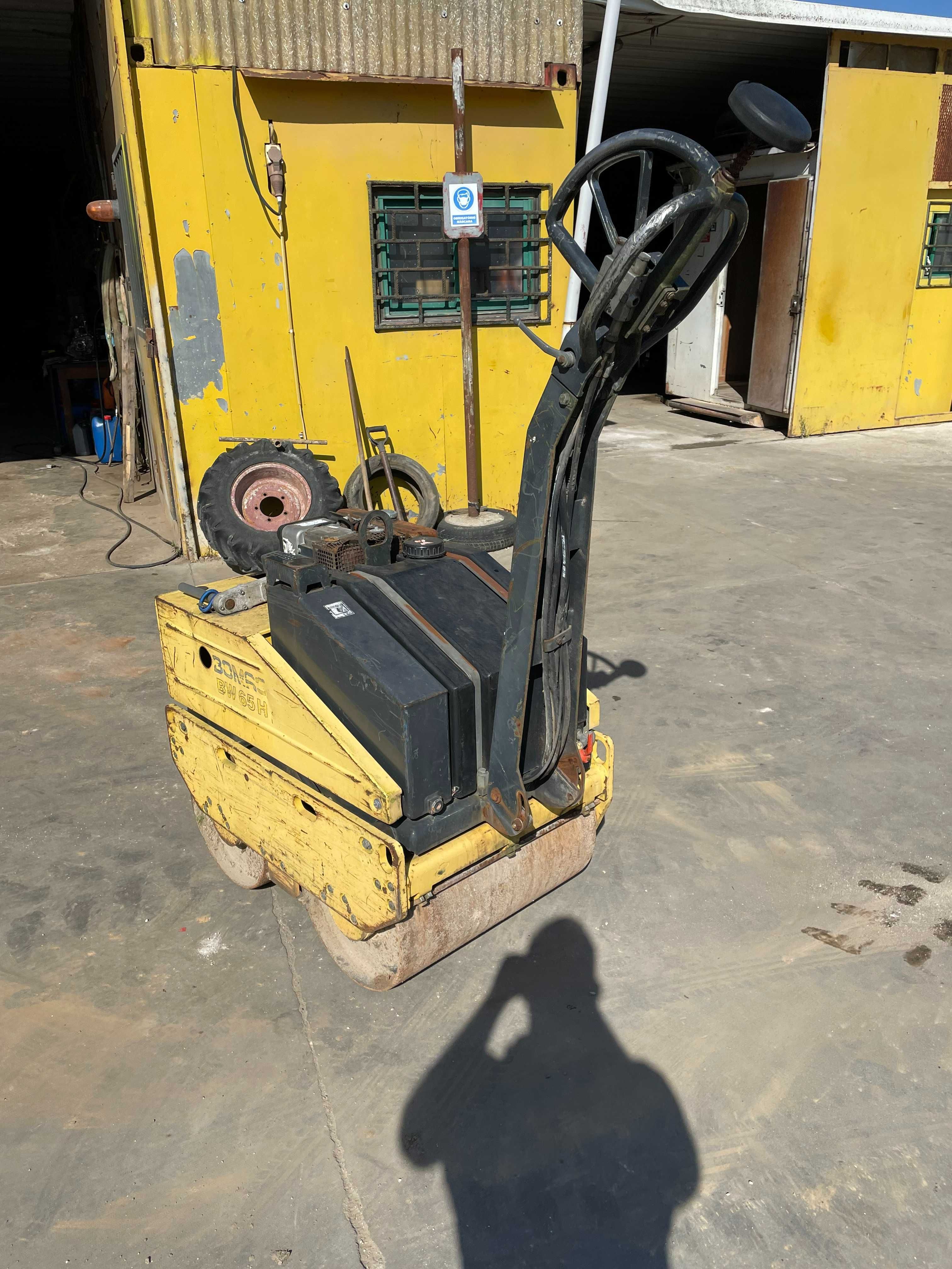 Cilindro compactador apeado Bomag BW65H