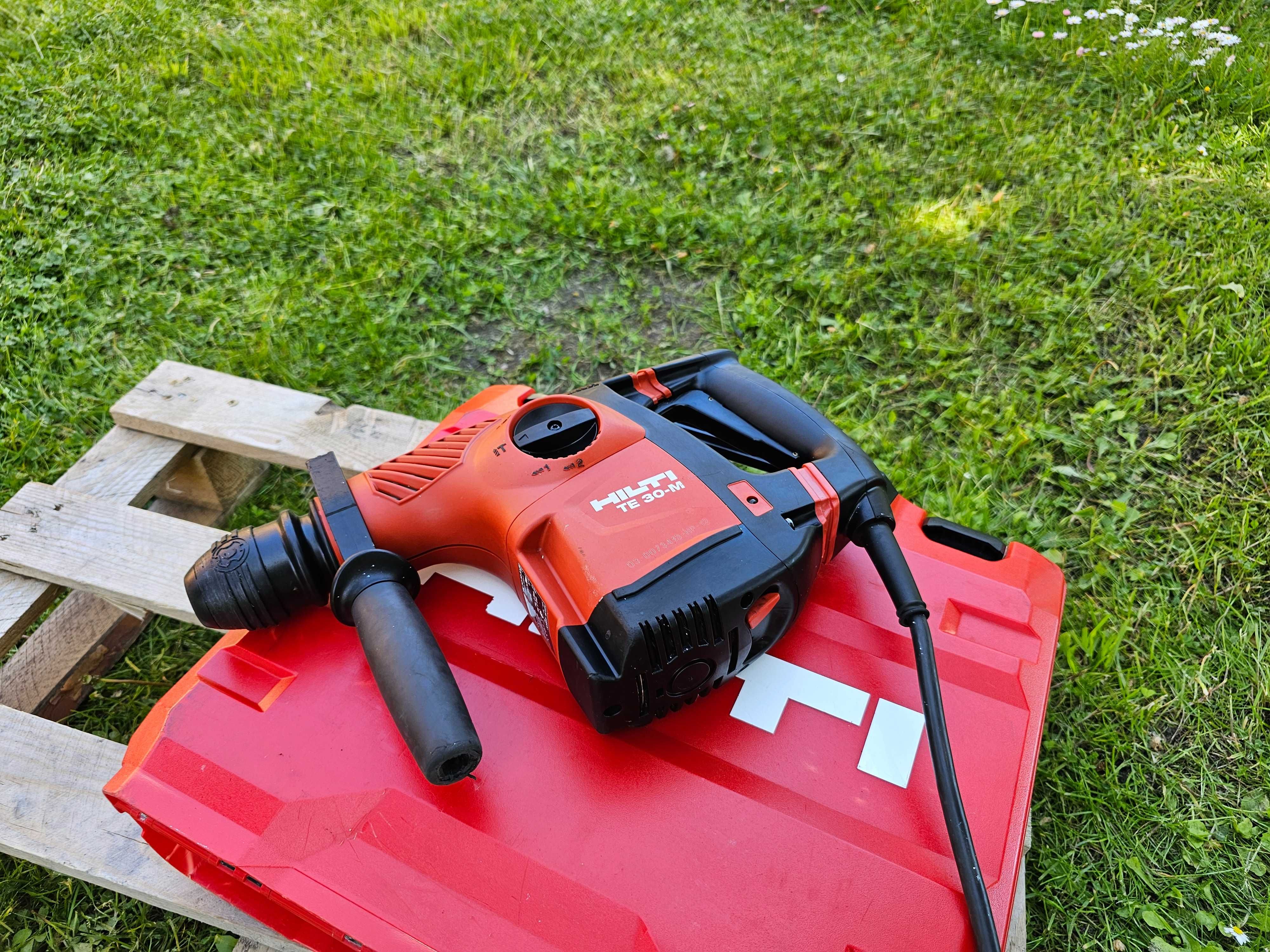 HILTI PM 30-M młotowiertarka z walizką stan BDB 3,6J
