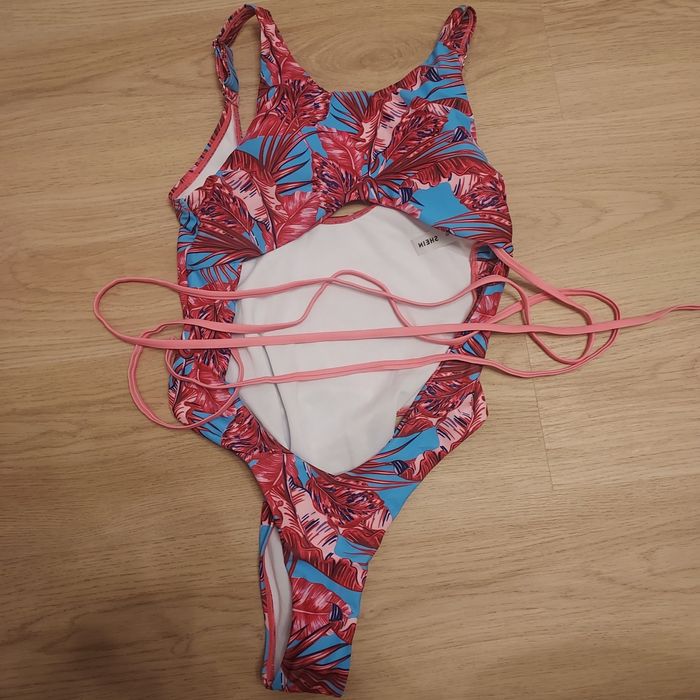 Strój kąpielowy jednoczęściowy