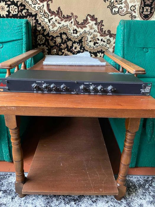 Продам кросовер dbx 223 stereo/mono crossover. Made in USA! Ціна 100$