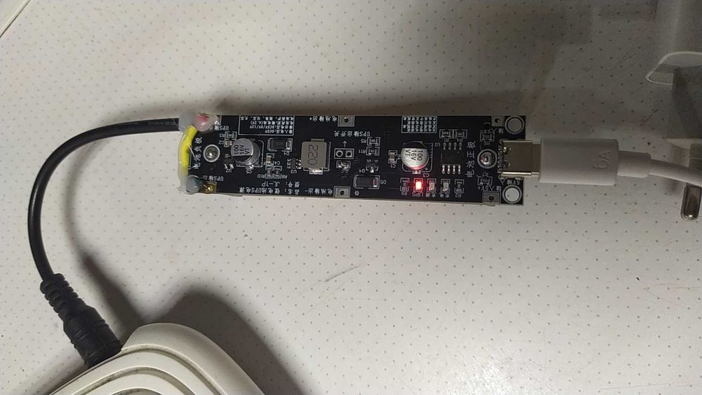 Інтернет-Powerbank для Wi-Fi роутера. вихід 9в, від 1 аккум-18650.