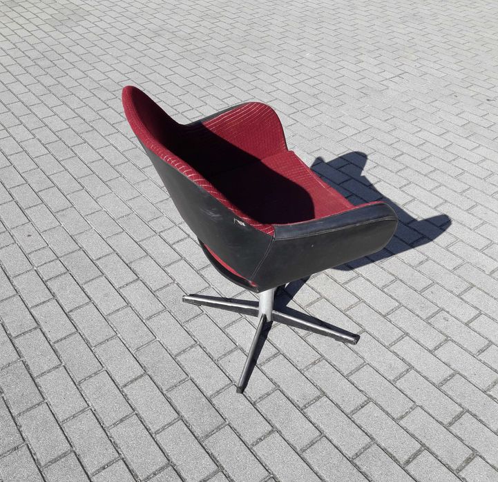 Fotel obrotowy muszelka PRL Vintage design lata 70