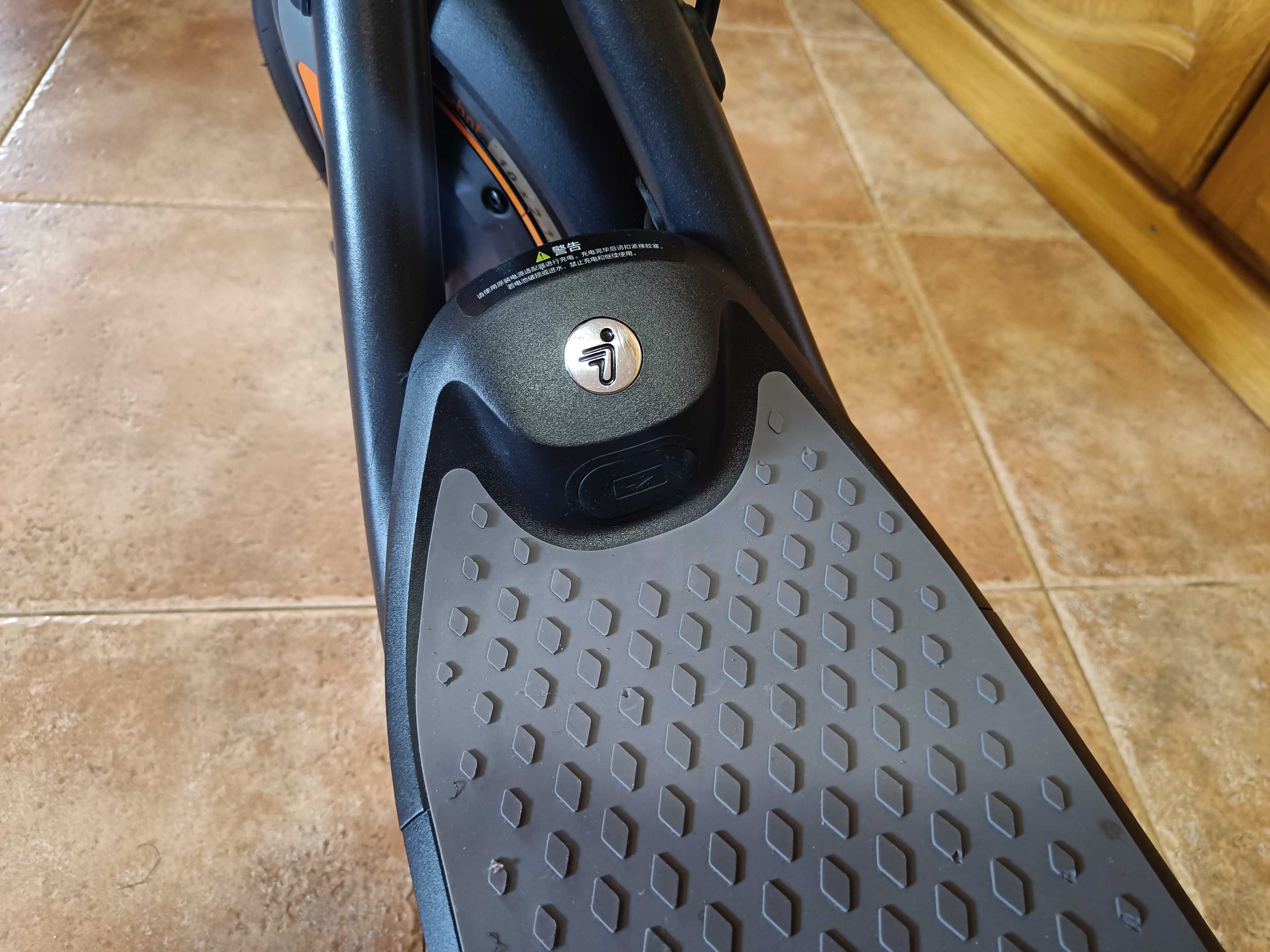 Електросамокат Segway Ninebot F40