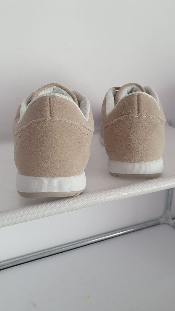 Buty sportowe Bpc Bonprix w modnym kolorze Rozmiar 39