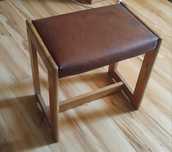 Drewniany taboret
