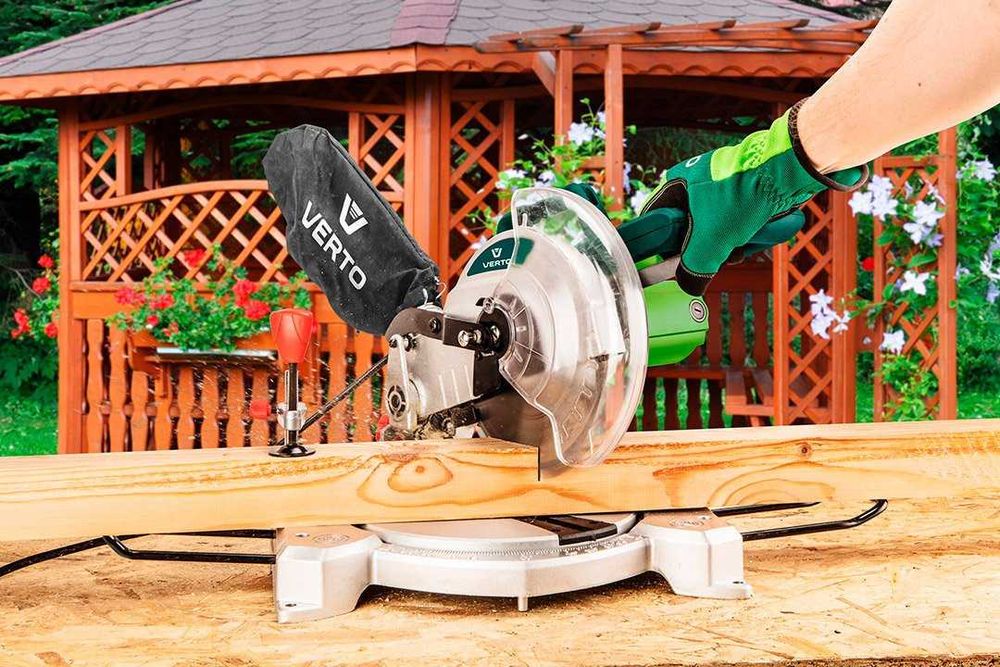 Pilarka piła ukosowa ukośnica 1500 W tarcza 210 x 30 mm VERTO 2510