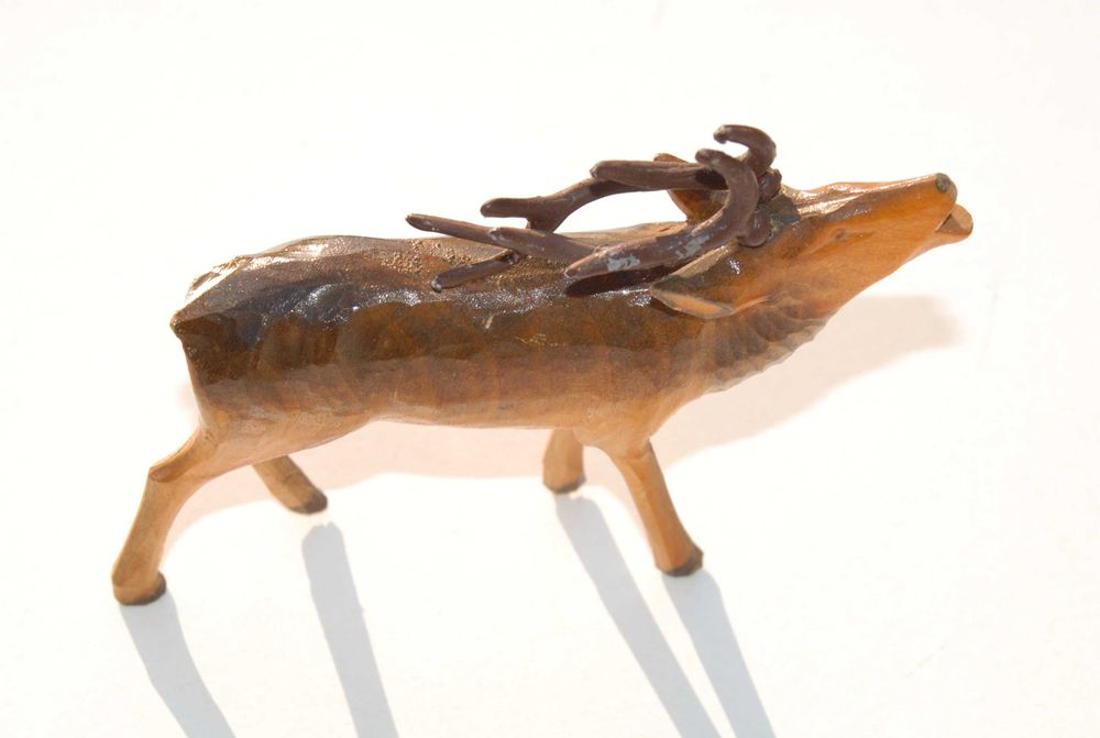 Stara figurka z drewna jeleń jelenia antyk zabytek