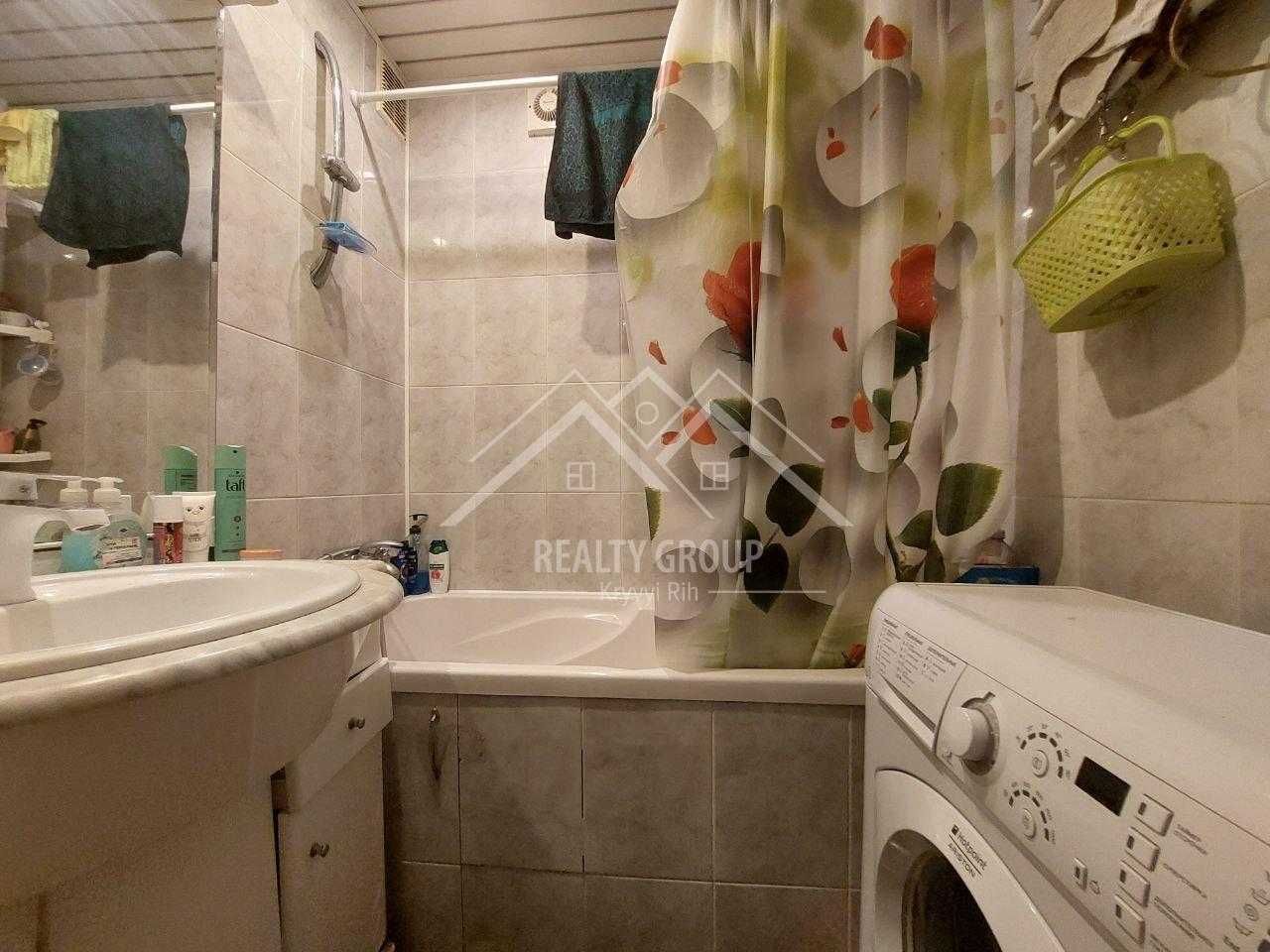 Продаж 4к з меблями та технікою у ЦМ р-ні поряд із парком Мершавцева