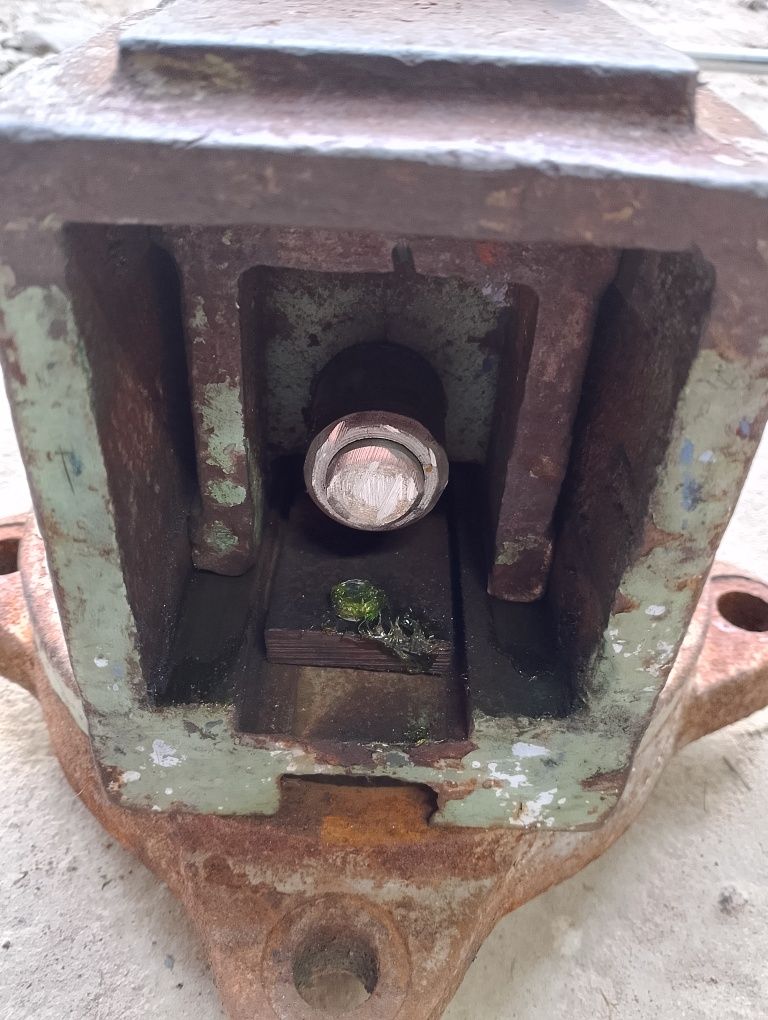Imadło duże ciężkie solidne  35kg.