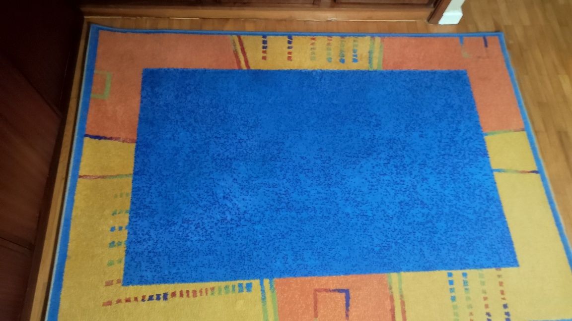 Tapete com 197 X 137 cm