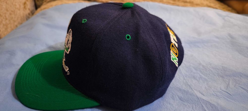 Бейсболка  Notre Dame Fighting Irish .