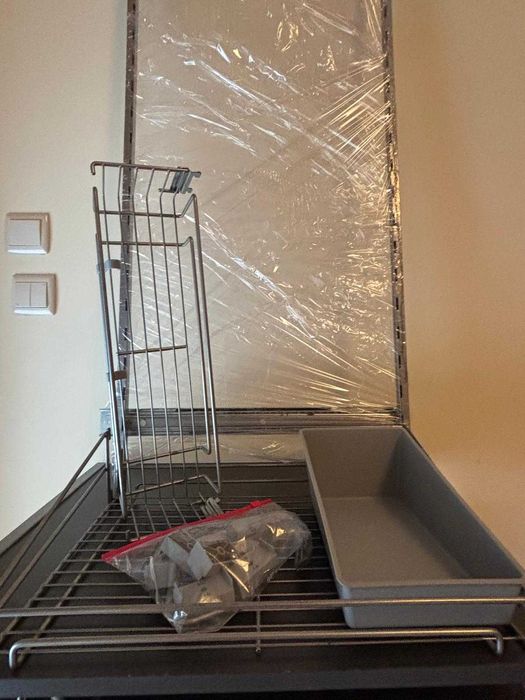 Estrutura metal ikea para arrumacao, em bom estado.