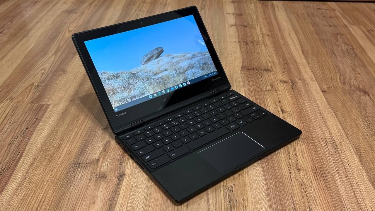 tablet z androidem 4/32 i klawiaturą otwieraną na 360 stopni