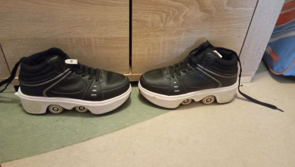 Роликовые кроссовки 38