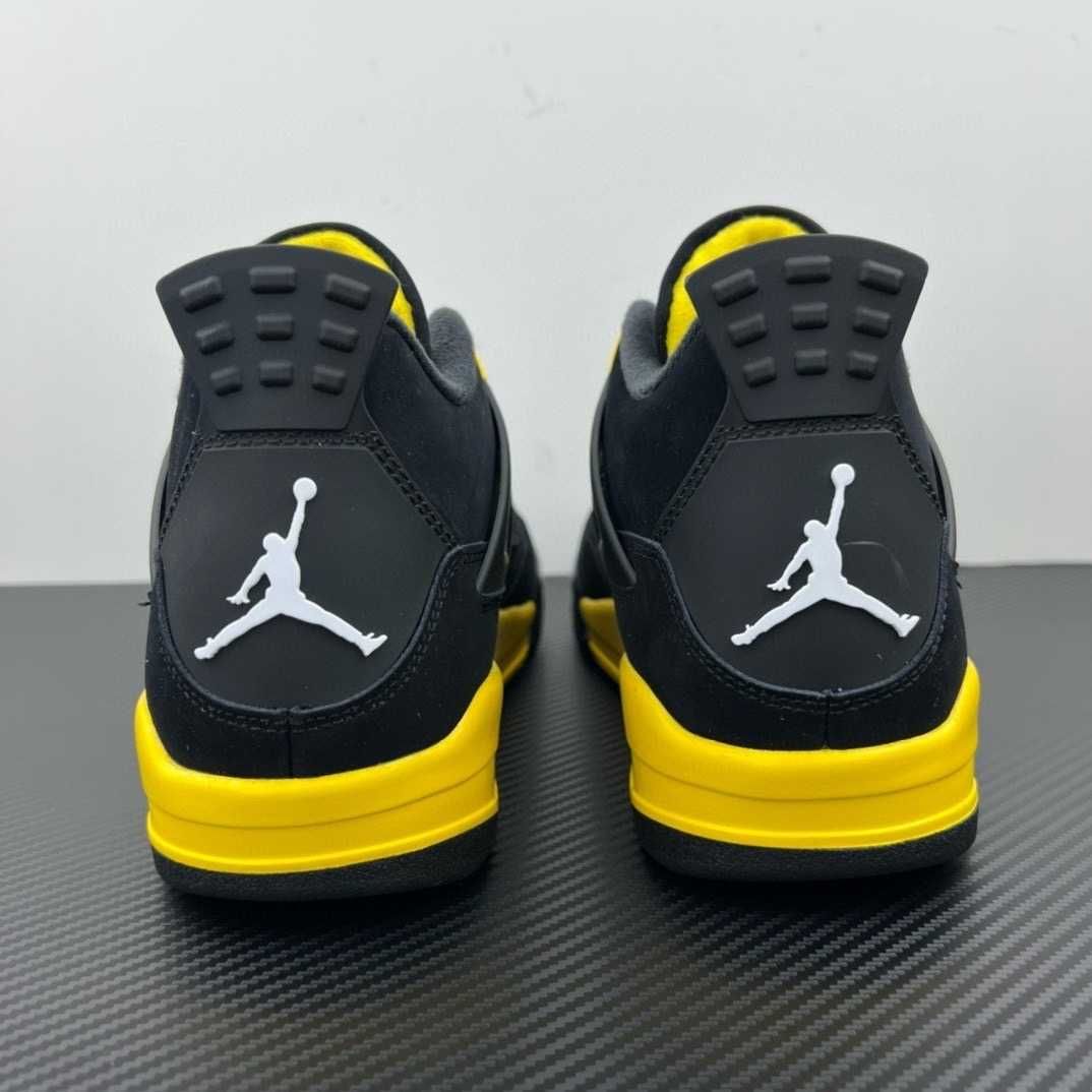 Jordan 4 Rétro Thunder.40